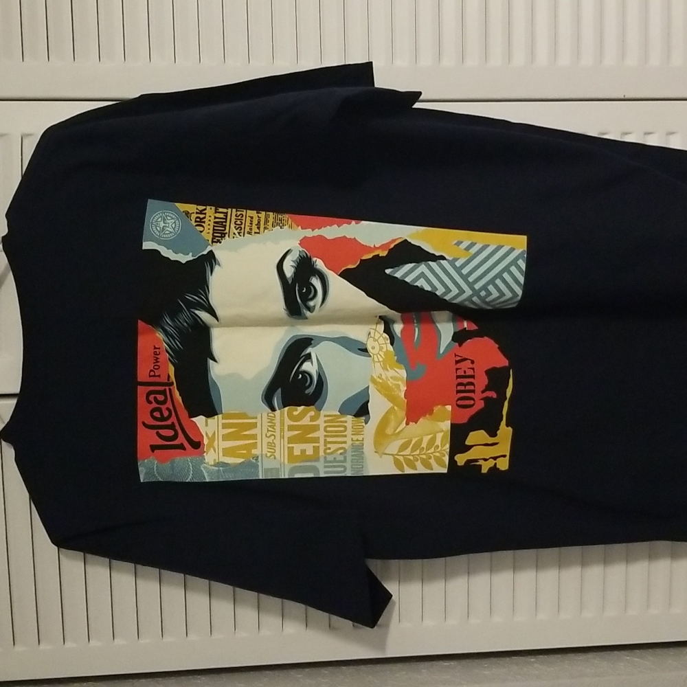 Obey Mens large t shirt